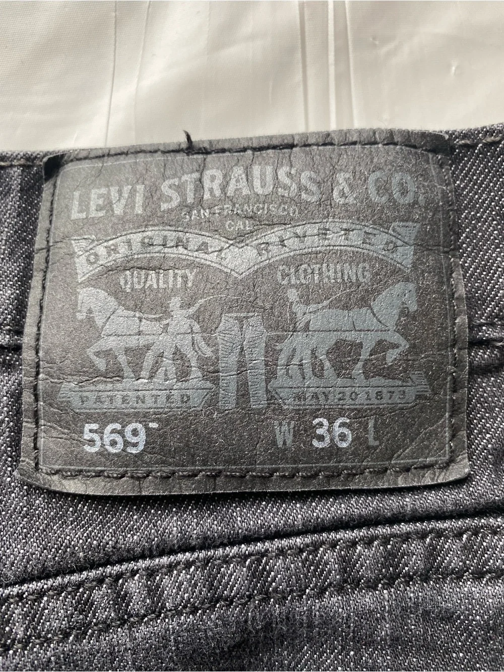 Levi’s 569 Loose Straight Denim Shorts Black Fade Skater Jorts Men’s 36